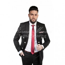 Costum negru doua randuri de nasturi, butoni albi